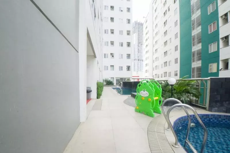 ペンション Reddoorz Apartment Near Bundaran Satelit Surabaya