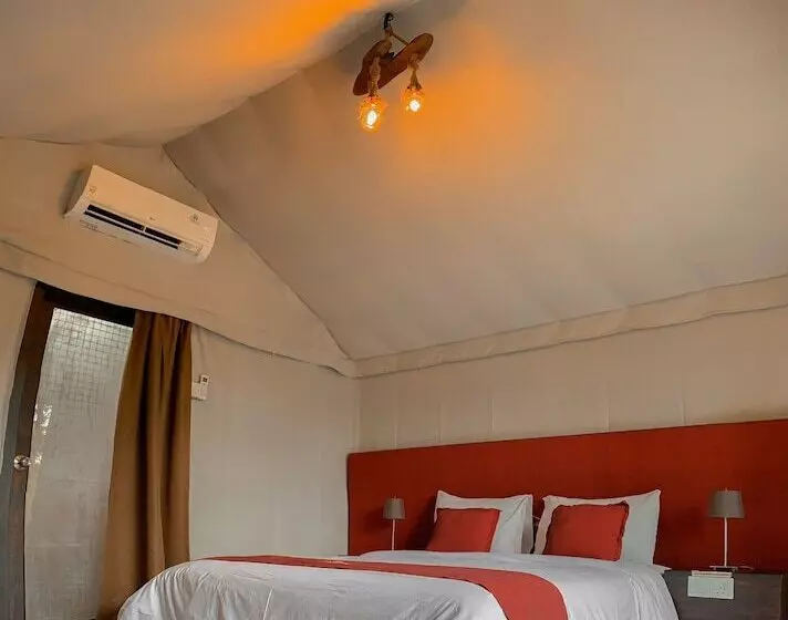 Hotelli D Bamboo Kamp