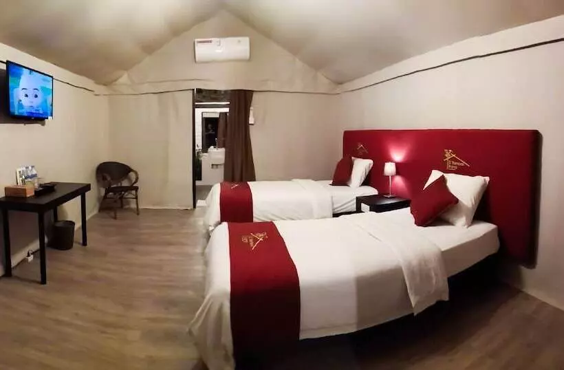 Hotelli D Bamboo Kamp