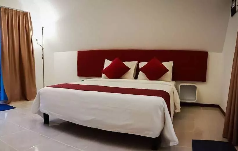 Hotelli D Bamboo Kamp