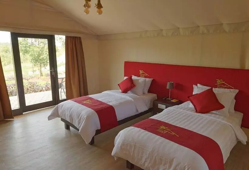 Hotelli D Bamboo Kamp