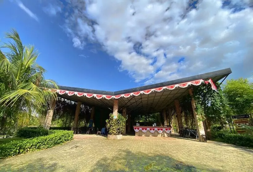 Hotelli D Bamboo Kamp