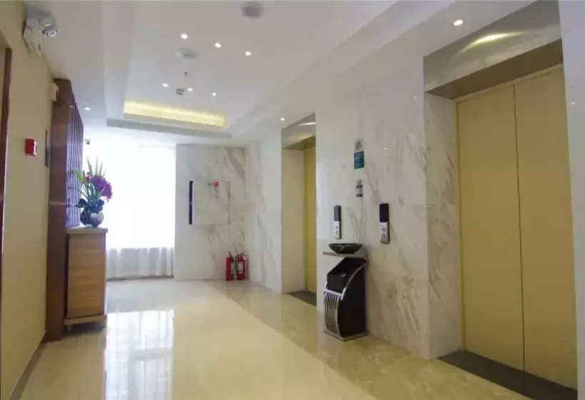 Hotelli Poltton International Apartment Luohe