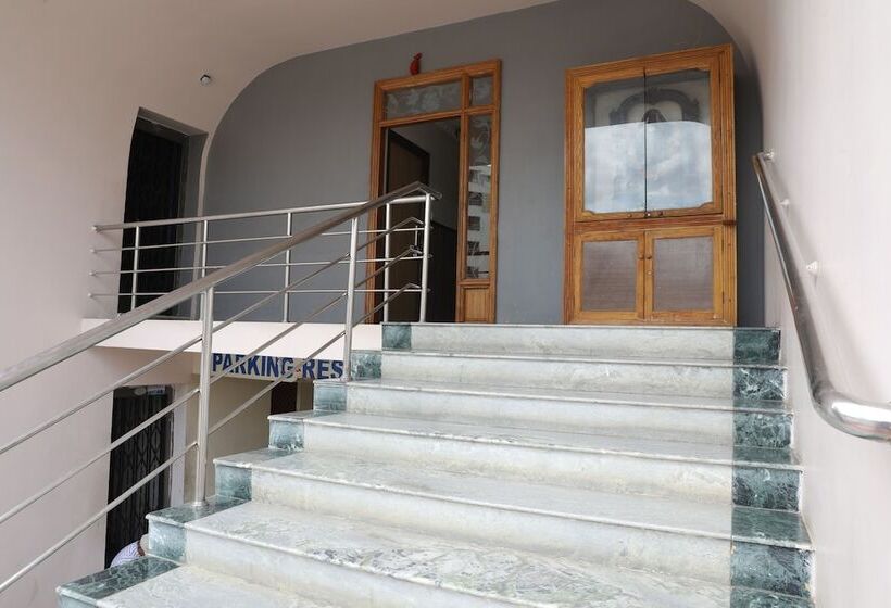 هتل Saii Tirumala Residency