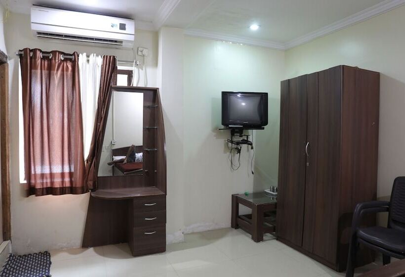 هتل Saii Tirumala Residency