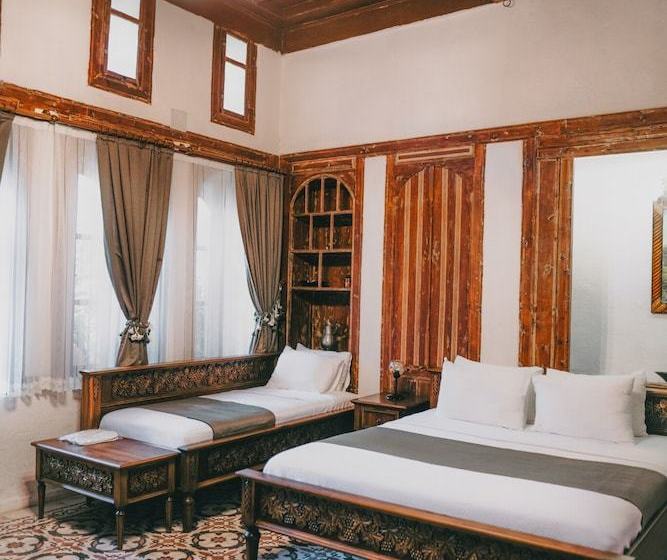 بنسيون Yesil Ev Cafe & Boutique