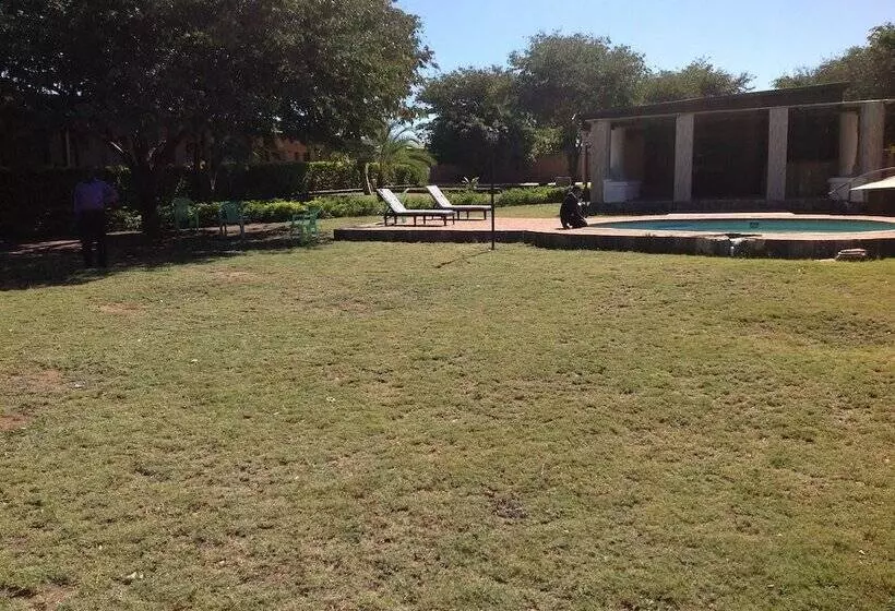 هتل Eland Lodge