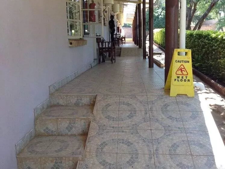 هتل Eland Lodge