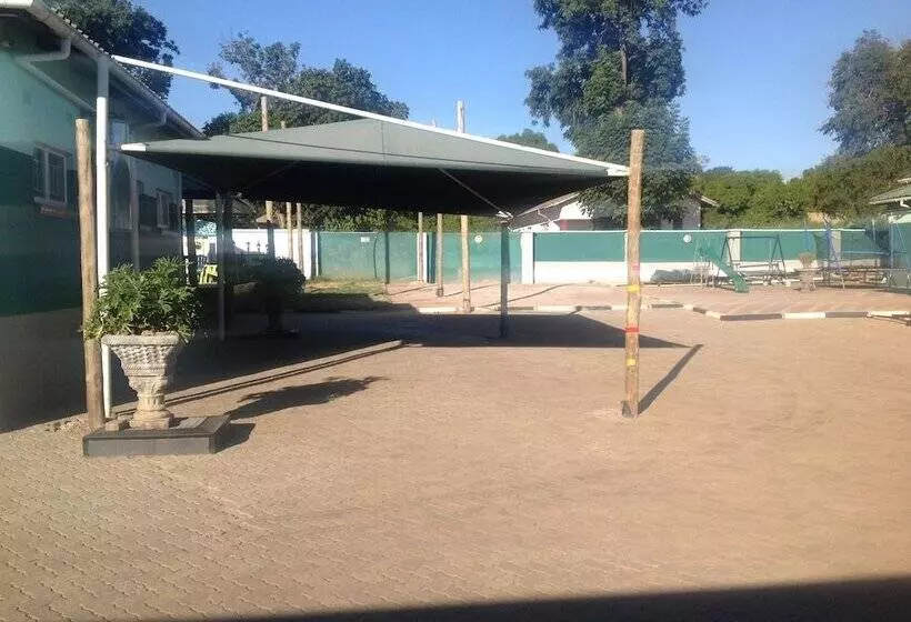 هتل Eland Lodge