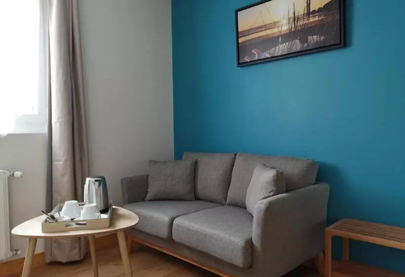 Hotelli Hôtel Le Poulmic