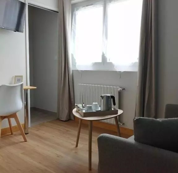 Hotelli Hôtel Le Poulmic