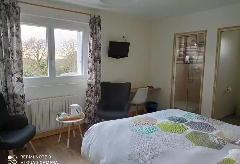 Hotelli Hôtel Le Poulmic