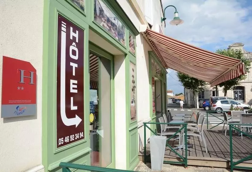 ホテル Hôtel Restaurant Le Lion D Or