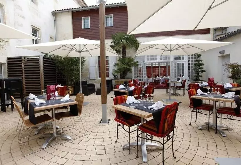 ホテル Hôtel Restaurant Le Lion D Or