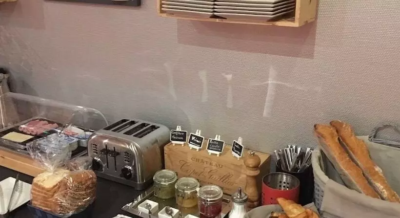 ホテル Hôtel Restaurant Le Lion D Or