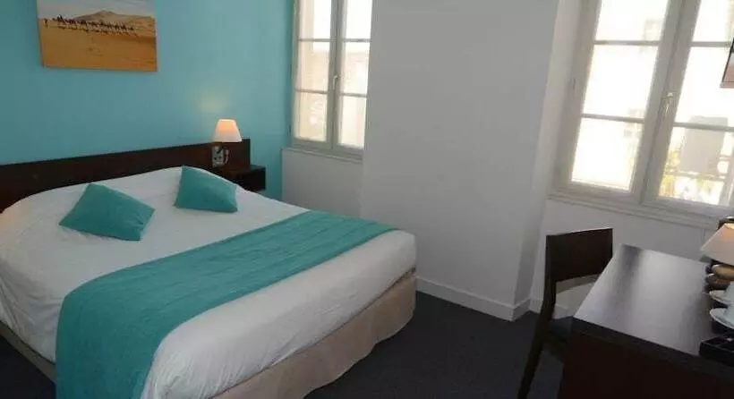 ホテル Hôtel Restaurant Le Lion D Or