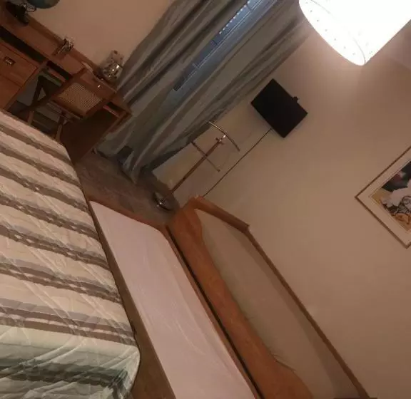 تختخواب و صبحانه A Balamata