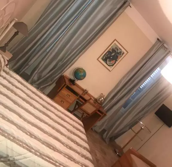 تختخواب و صبحانه A Balamata