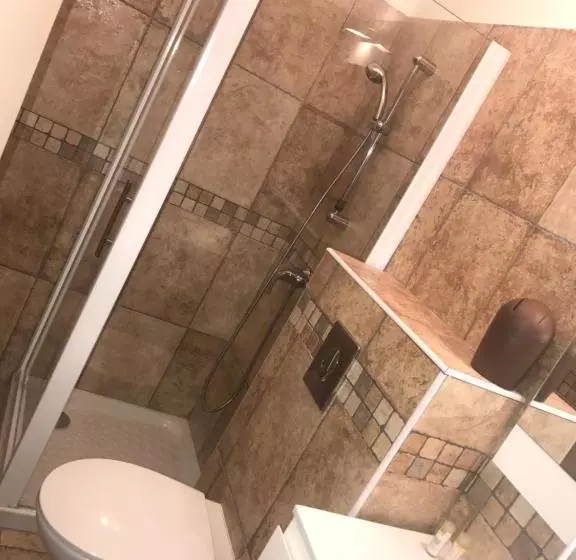 تختخواب و صبحانه A Balamata