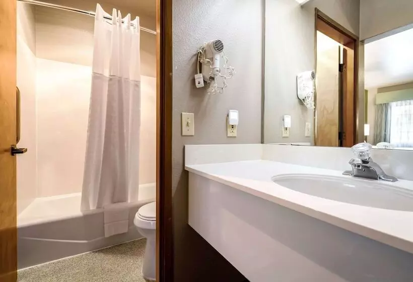 호텔 Quality Inn & Suites Bainbridge Island