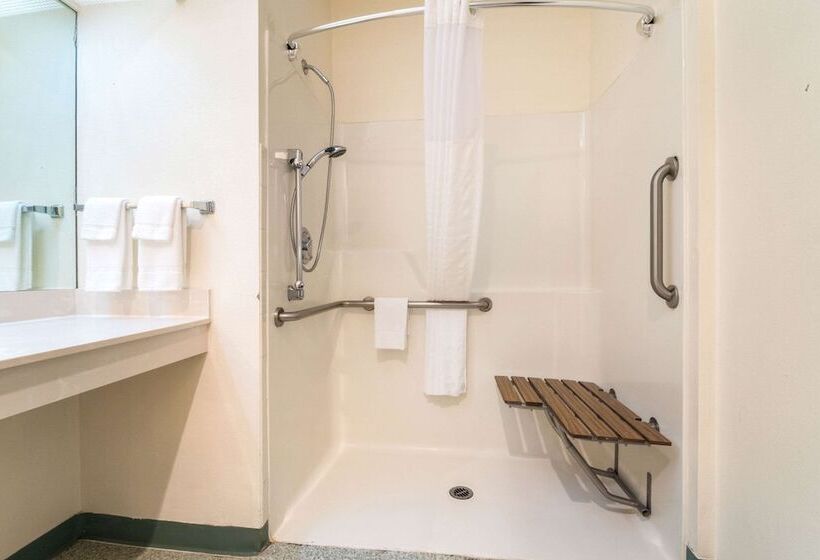 Otel Quality Inn & Suites Bainbridge Island