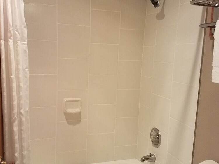 Otel Quality Inn & Suites Bainbridge Island