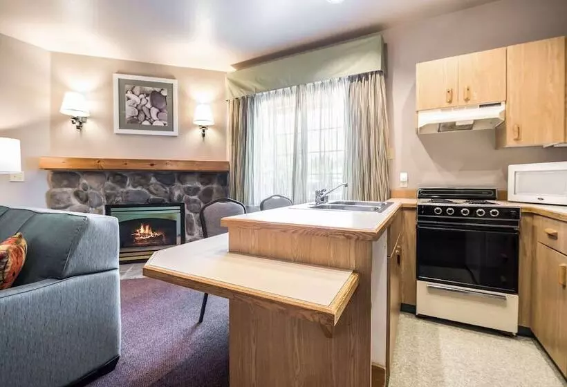 호텔 Quality Inn & Suites Bainbridge Island