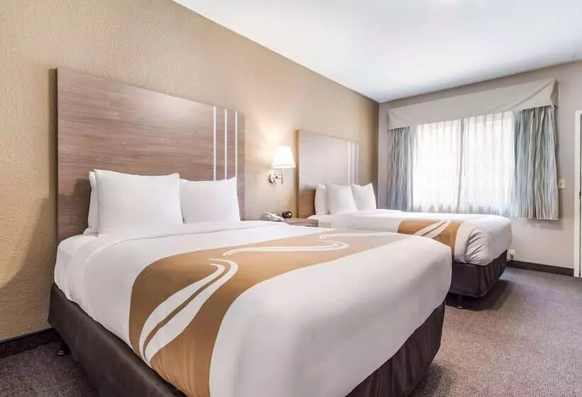 호텔 Quality Inn & Suites Bainbridge Island