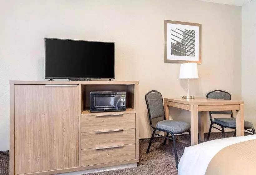 호텔 Quality Inn & Suites Bainbridge Island