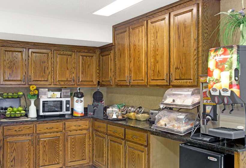 فندق Baymont By Wyndham Sanford