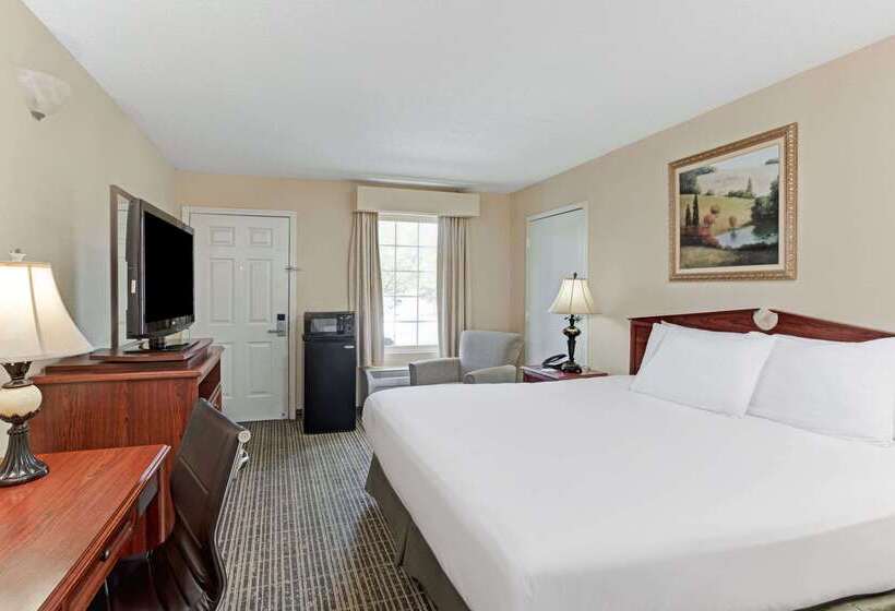 فندق Baymont By Wyndham Sanford