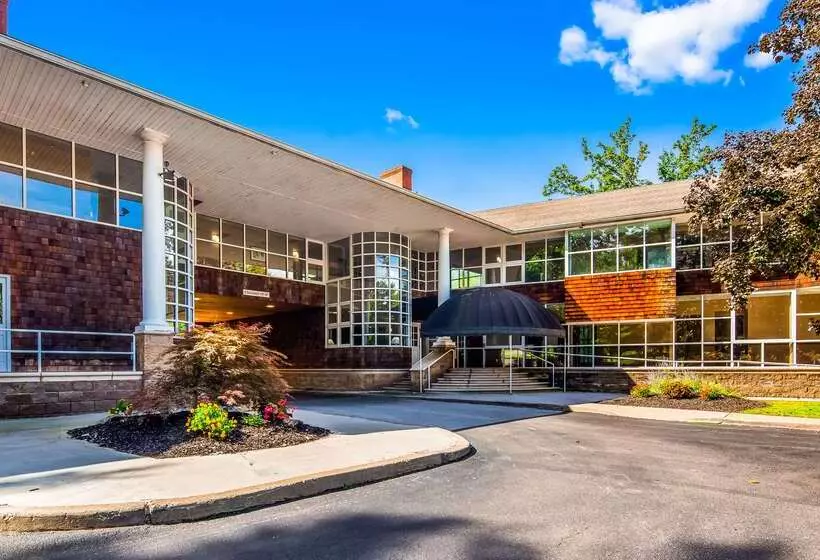 هتل Best Western Plus The Inn & Suites At The Falls