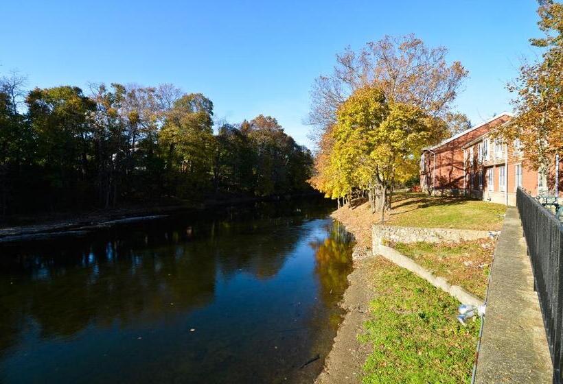 Hotel Best Western Plus The Inn & Suites At The Falls