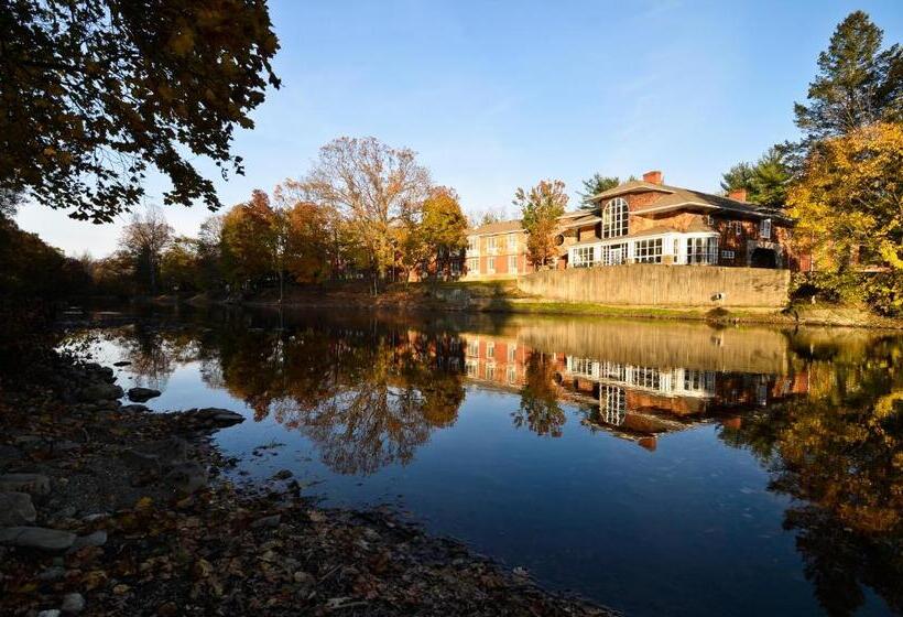 Hotel Best Western Plus The Inn & Suites At The Falls