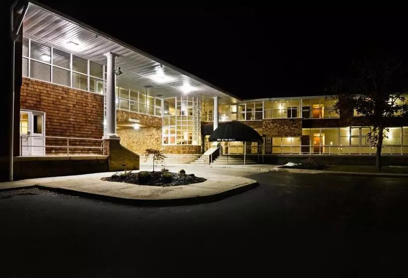 هتل Best Western Plus The Inn & Suites At The Falls