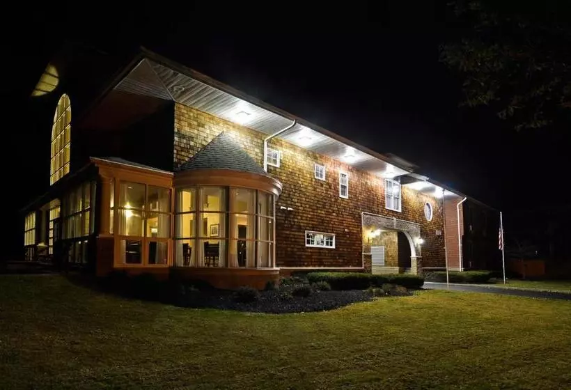 هتل Best Western Plus The Inn & Suites At The Falls