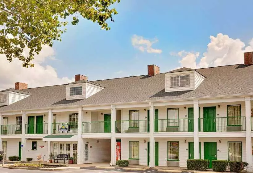 Отель Days Inn By Wyndham Spartanburg