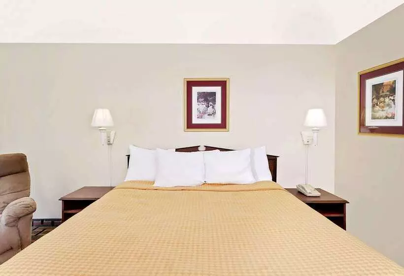 Отель Days Inn By Wyndham Spartanburg