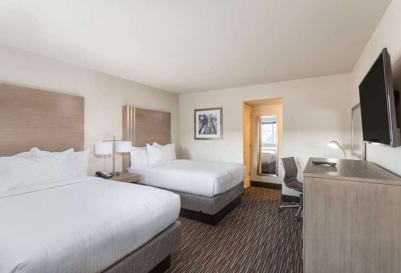 هتل Days Inn By Wyndham Yosemite Area