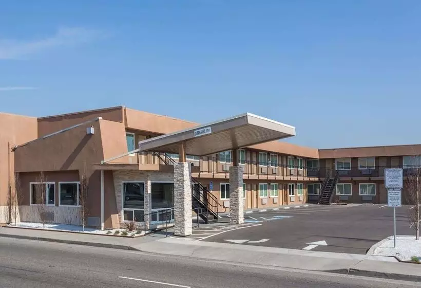 호텔 Days Inn By Wyndham Yosemite Area