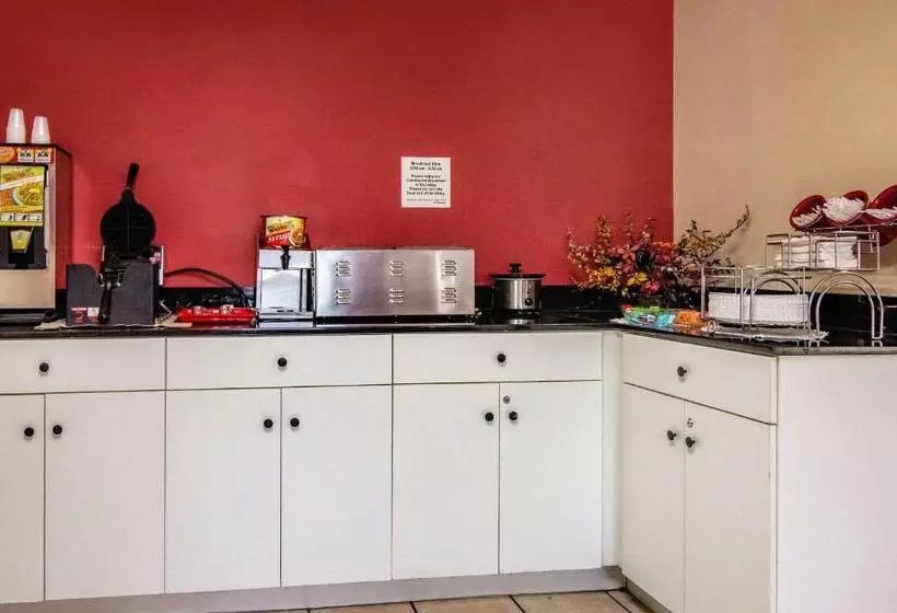 ホテル Econo Lodge Research Triangle Park