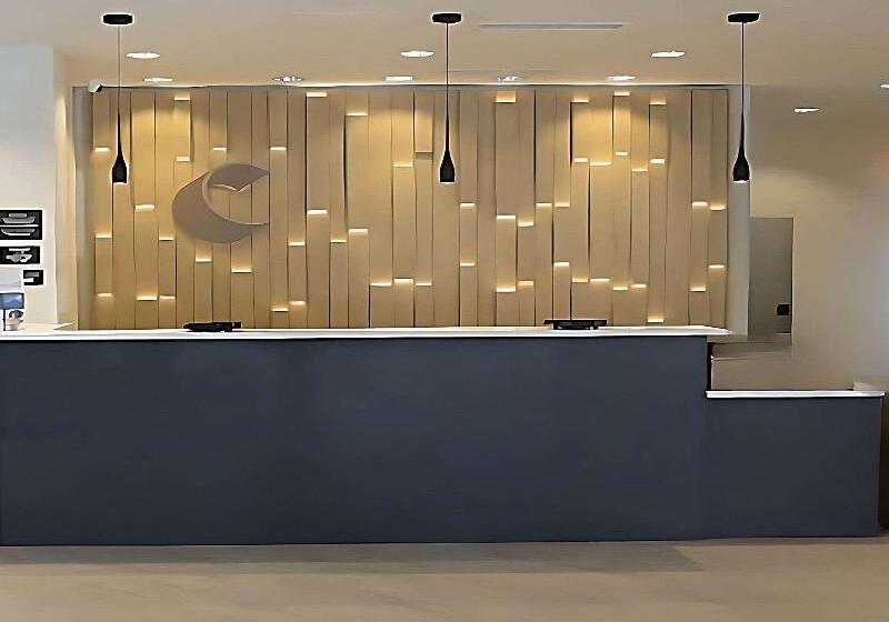 فندق Comfort Suites