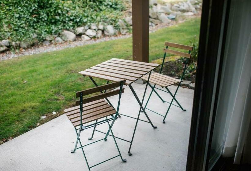 Отель Friday Harbor Suites