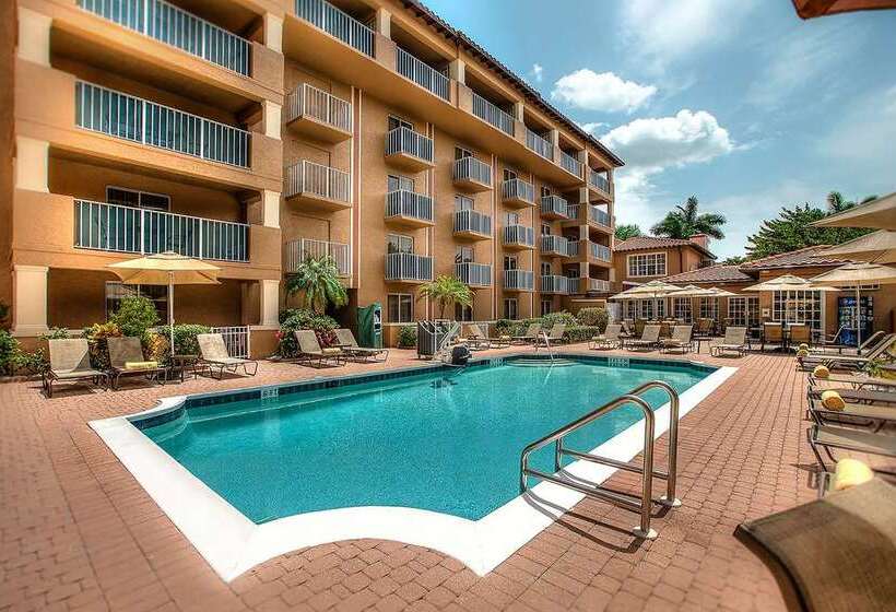 Otel Inn Of Naples, Tapestry Collection By Hilton