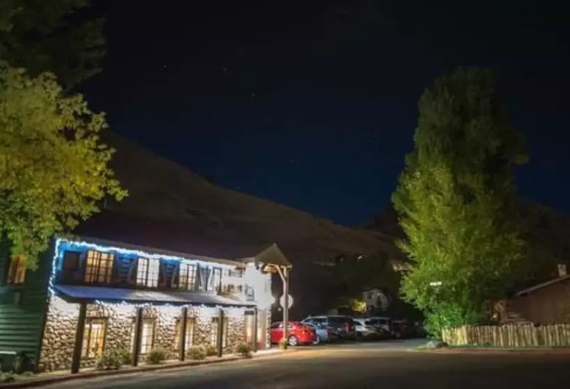 ホテル Inn On The Creek