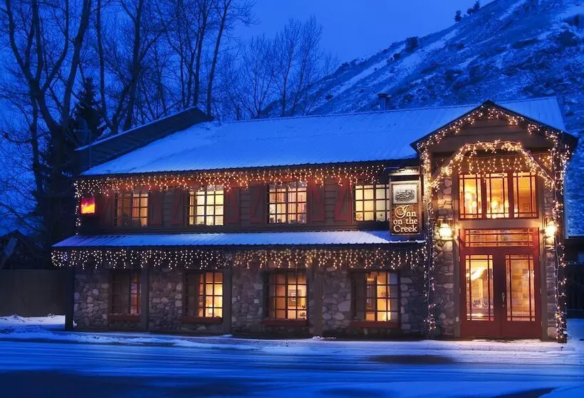 ホテル Inn On The Creek