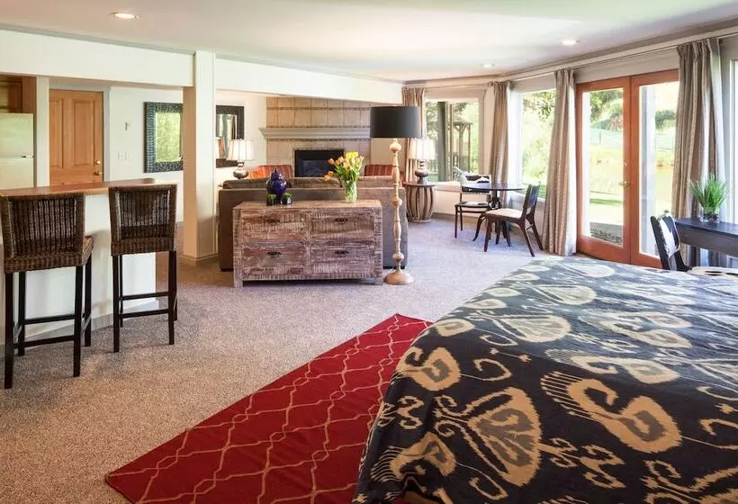 ホテル Inn On The Creek