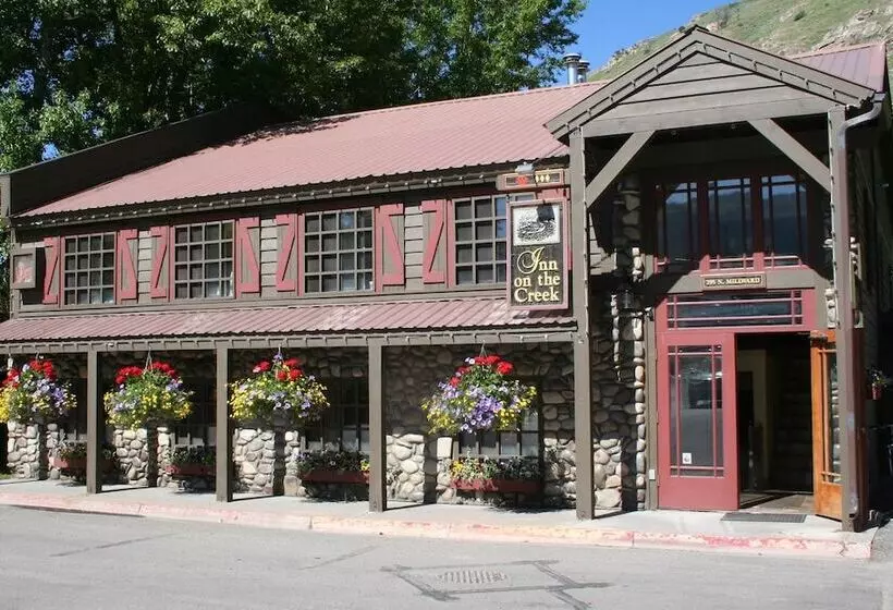 ホテル Inn On The Creek