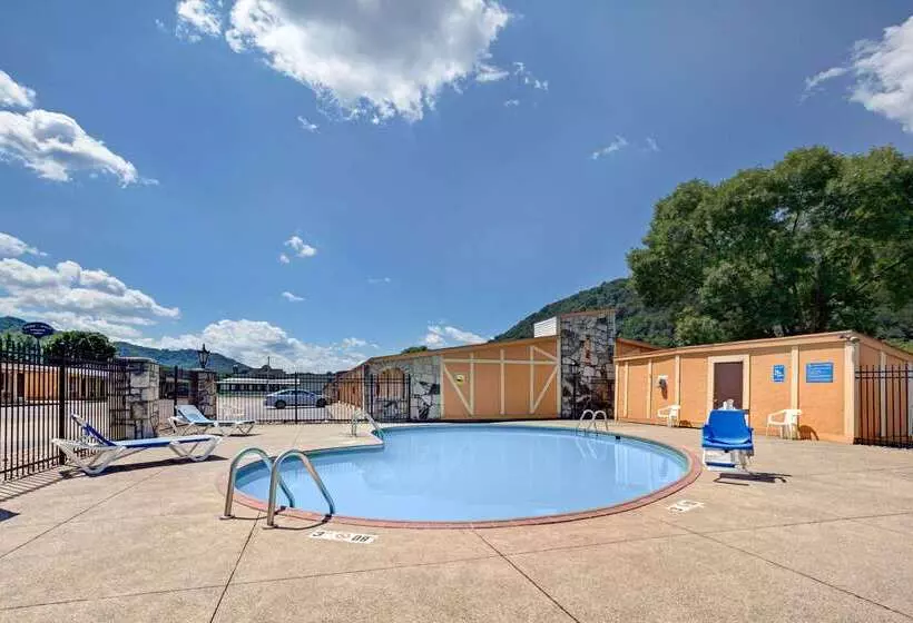 ホテル Knights Inn Charleston West Virginia