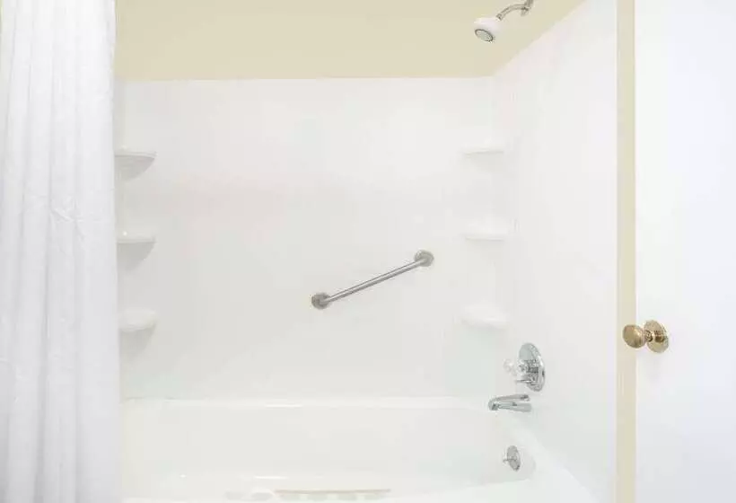 호텔 Knights Inn Emporia